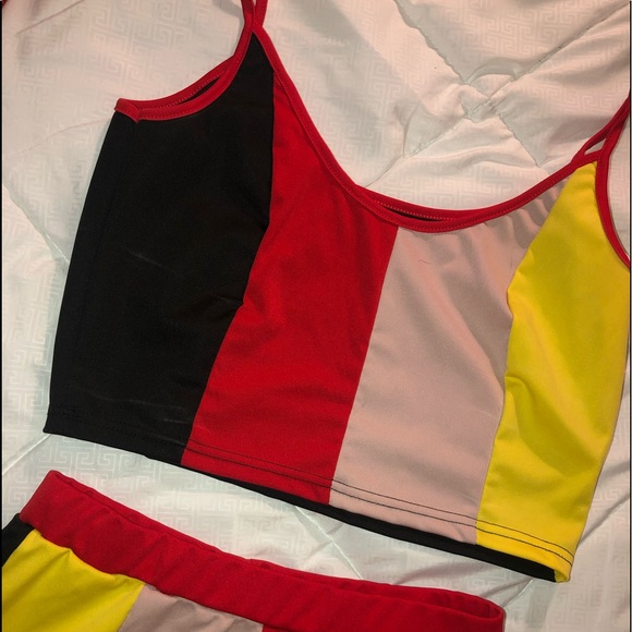 Two Piece Color-Block Set - Picture 6 of 6